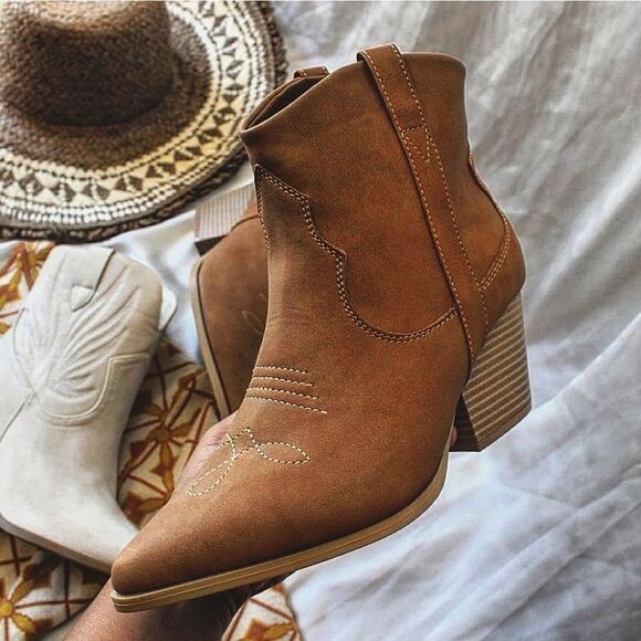 🚨FEW PAIRS LEFT// Camel Western style boot soft vegan leather - Picture 9 of 10